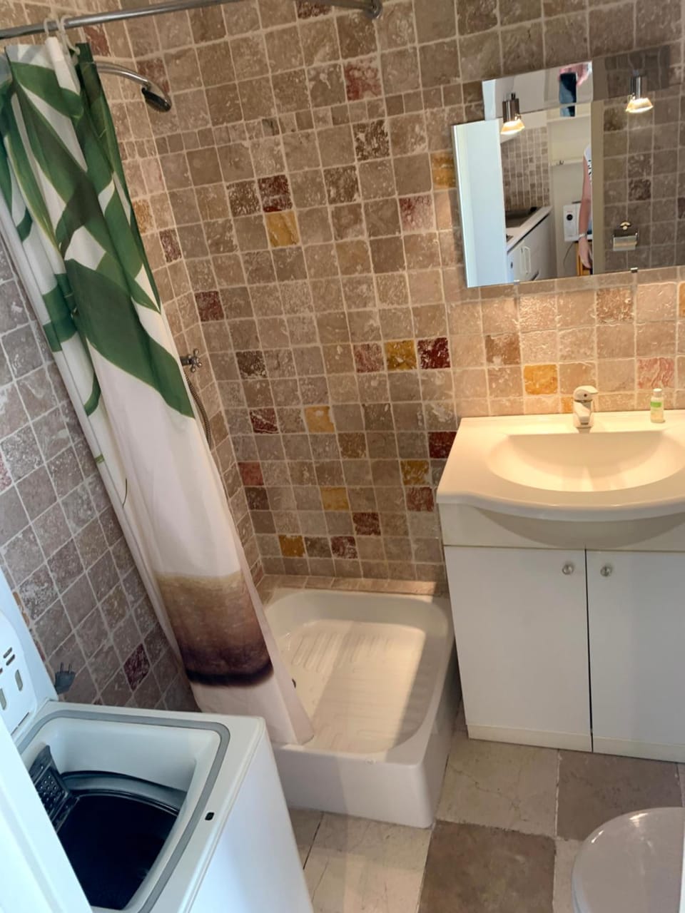 Shower, Bathroom, On site, washing machine