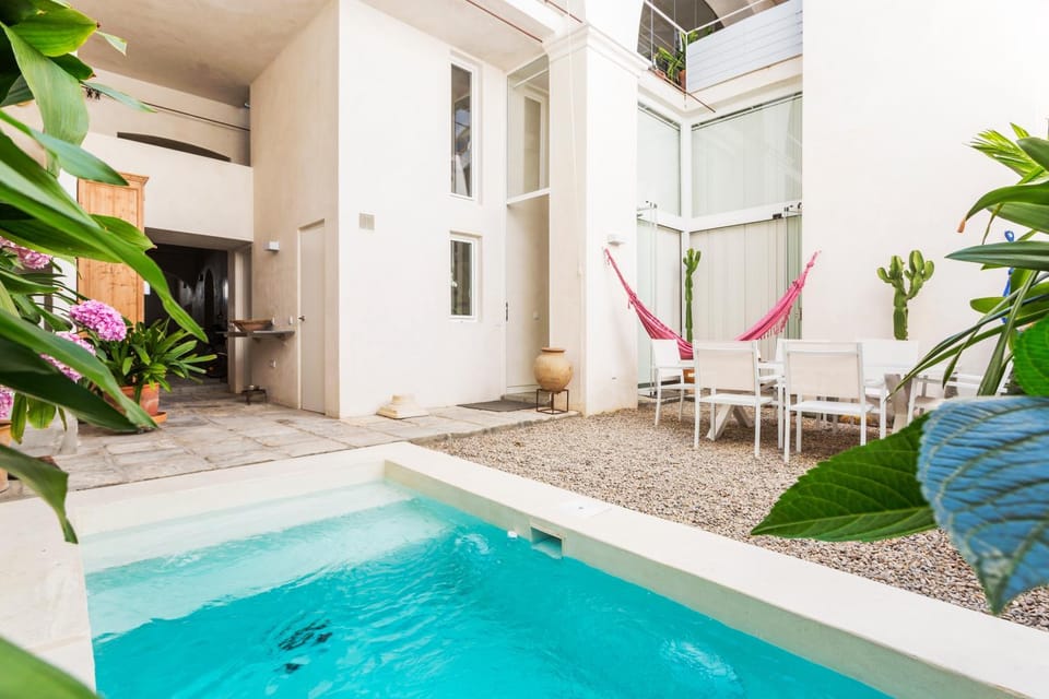 Garden, Garden, Swimming pool, Swimming pool