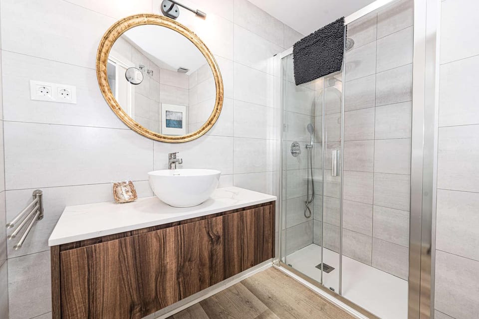 Shower, Bathroom