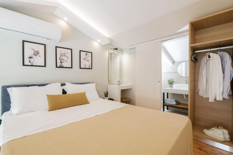 Stylish & elegant loft suite in the city center Apartment in Zakynthos