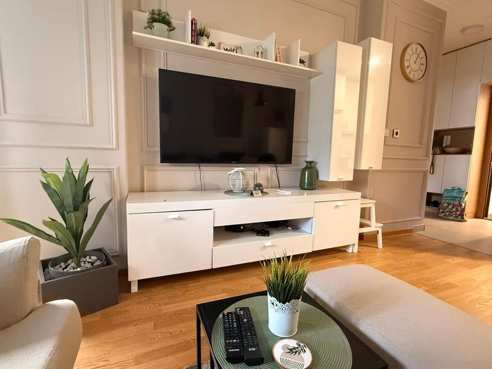 Center Firefly Gardens Apartment parking on request Apartment in Novi Sad