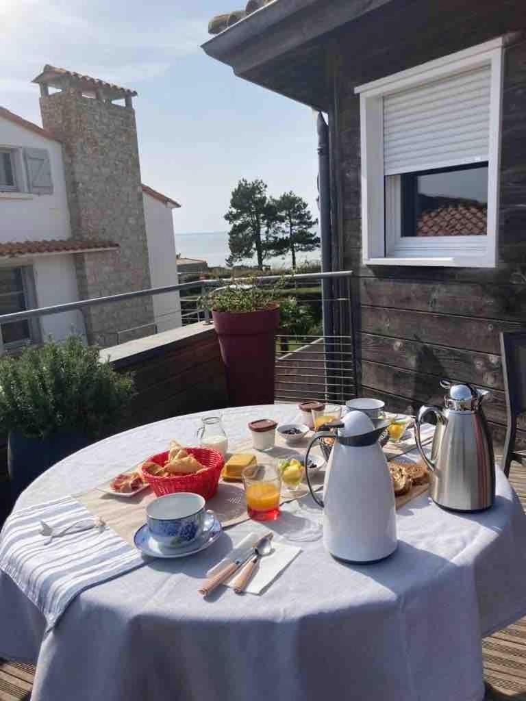 View (from property/room), Balcony/Terrace, Continental breakfast, Internal: Not applicable to any particular room