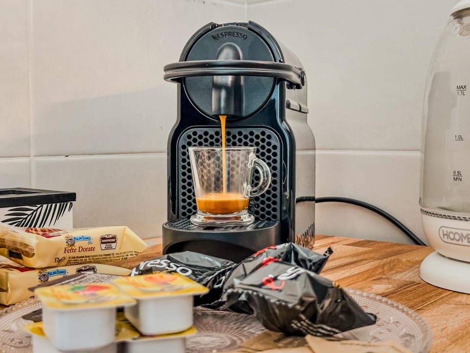 Coffee/tea facilities, Kitchen or kitchenette, Food and drinks, Food