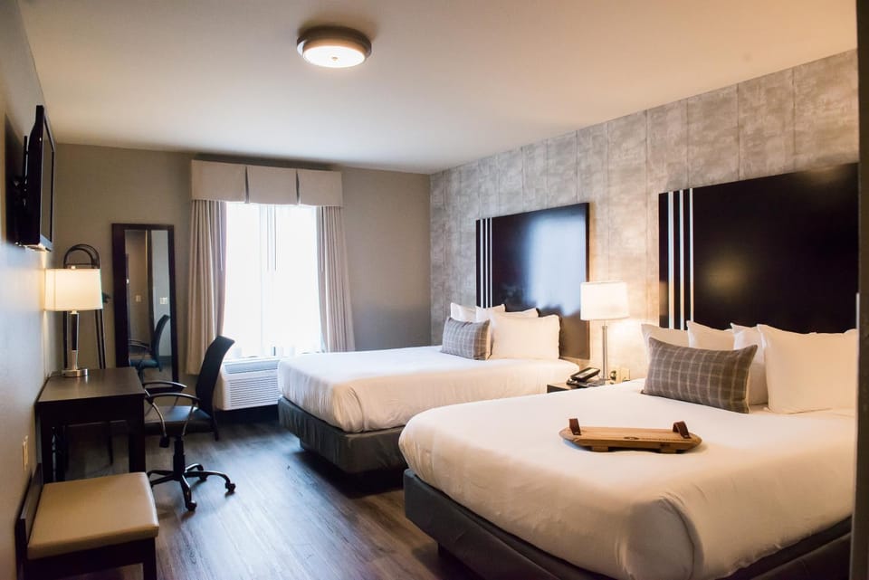 Bed, TV and multimedia, Photo of the whole room, hair dresser