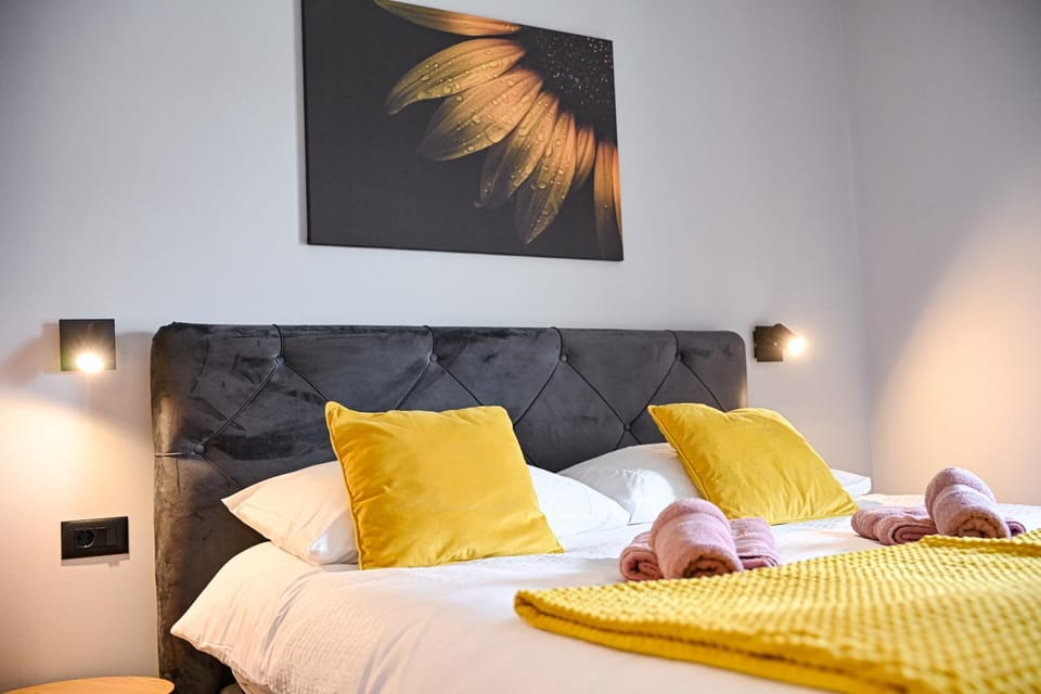 Bed, Bedroom