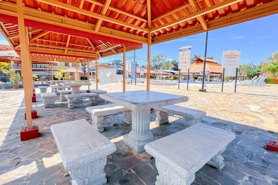 Tropical Beach Escape with Pool & Fast Wi-Fi House in Jaco