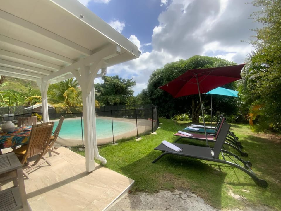 Spring, Day, People, Garden, Garden view, Pool view, Swimming pool, Swimming pool, sunbed