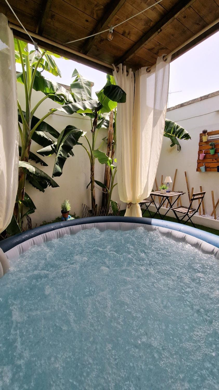 Hot Tub, Hot Tub