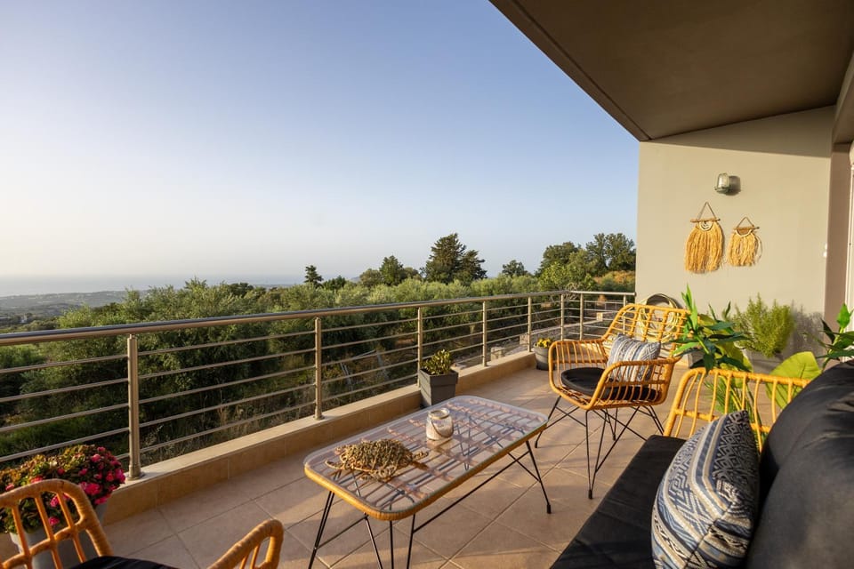 Patio, Natural landscape, View (from property/room), Balcony/Terrace