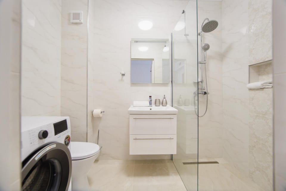 Bathroom, washing machine