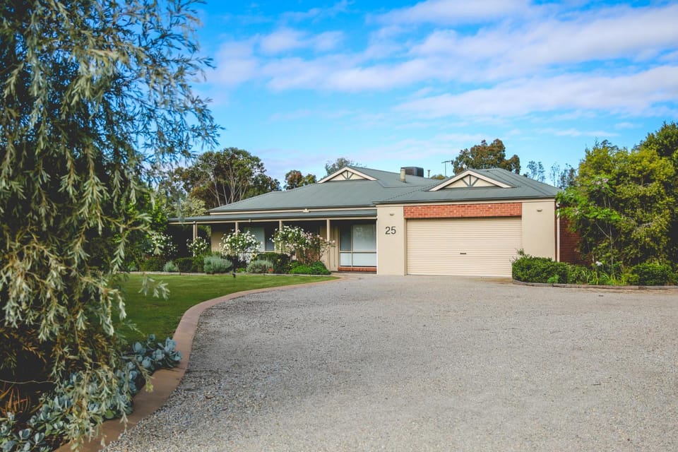 Wharparilla House Villa in Echuca