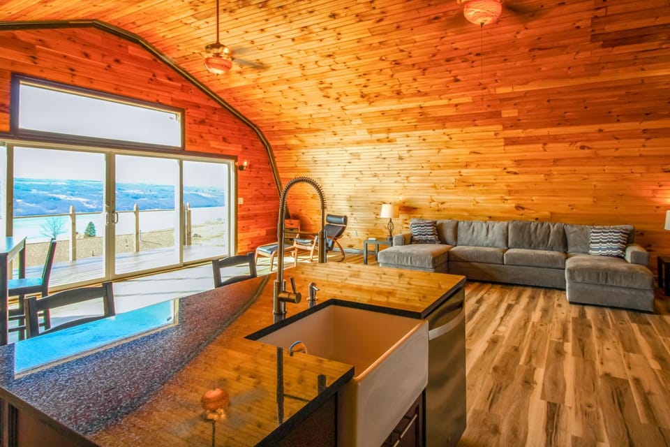 Seneca Lake Getaway Hotel in Seneca Lake