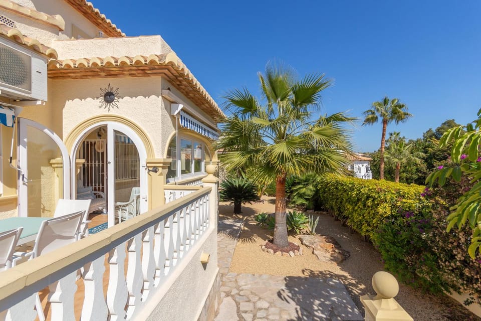 Property building, Balcony/Terrace, Balcony/Terrace, Garden view