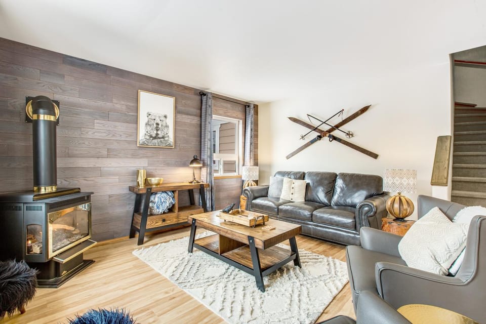 Snoqualmie Palace House in Snoqualmie Pass