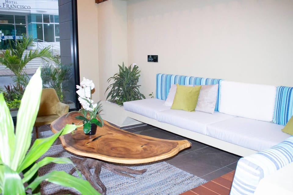 TV and multimedia, Decorative detail, Seating area