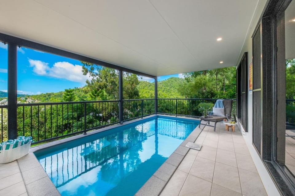 Serenity Seas - Airlie Beach House in Airlie Beach