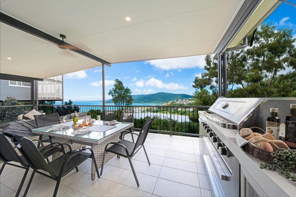 BBQ facilities, BBQ facilities, Balcony/Terrace, Balcony/Terrace, Mountain view, Mountain view, Sea view, Sea view