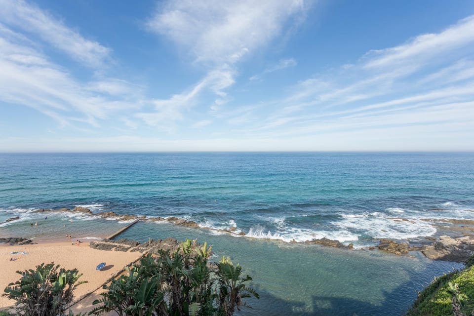 Ocean Blue at Chakas Cove, Beachfront Apartment Apartment in Dolphin Coast