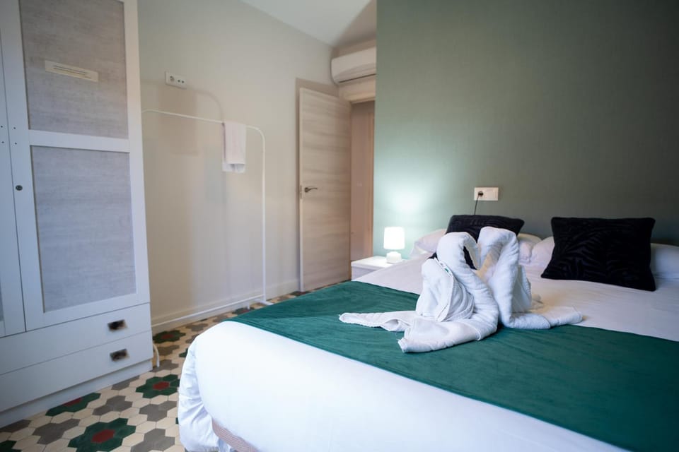 Bed, Photo of the whole room, Bedroom, towels, wardrobe