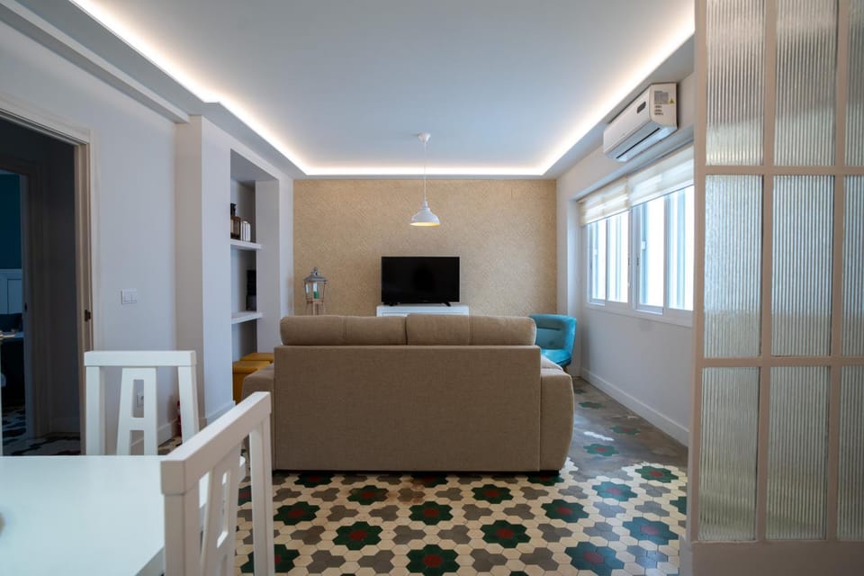 TV and multimedia, Photo of the whole room, Evening entertainment, air conditioner