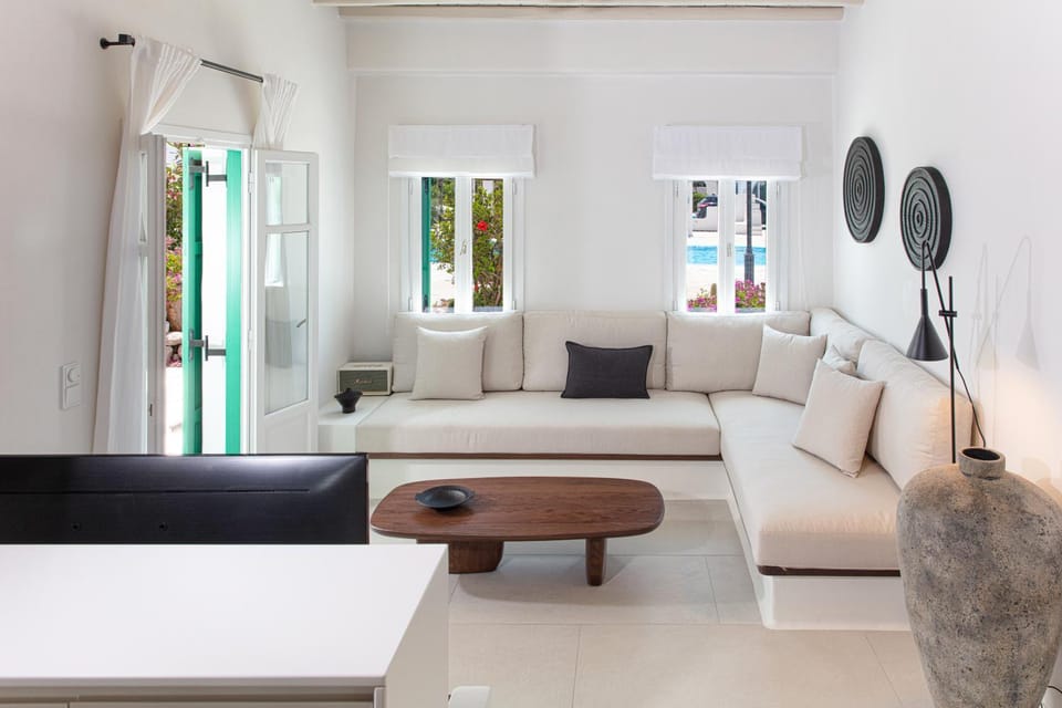 Living room, Seating area