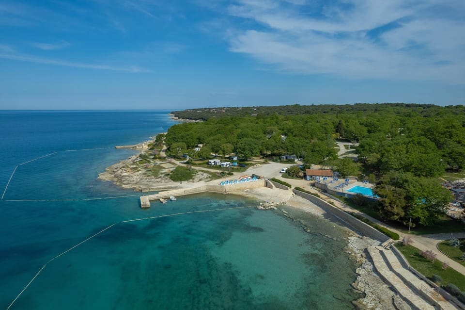 Natural landscape, Bird's eye view, Beach, Swimming pool, Location