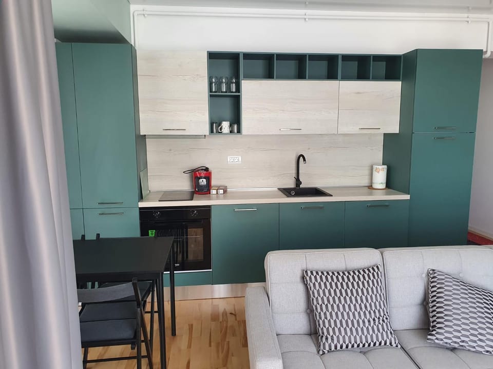 Kitchen or kitchenette, Living room, Seating area, Dining area, minibar, stove