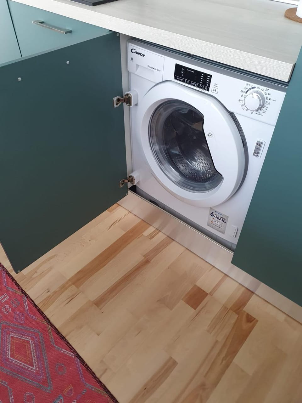 Kitchen or kitchenette, washing machine, dryer