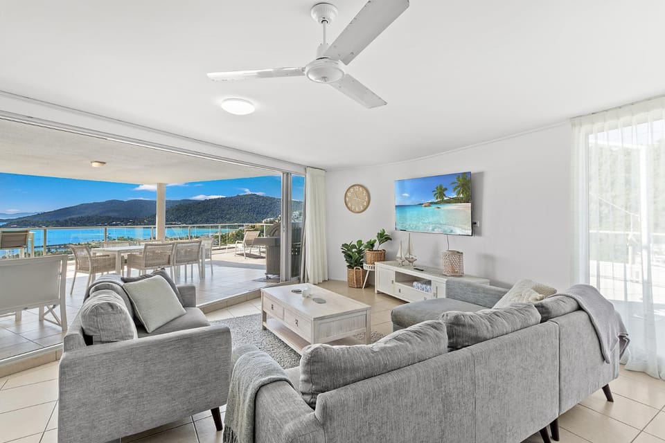 Patio, TV and multimedia, Balcony/Terrace, Living room, Mountain view, Sea view