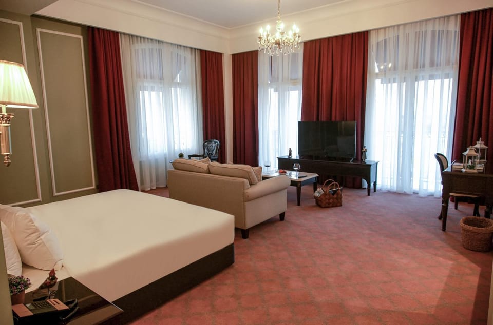 Photo of the whole room