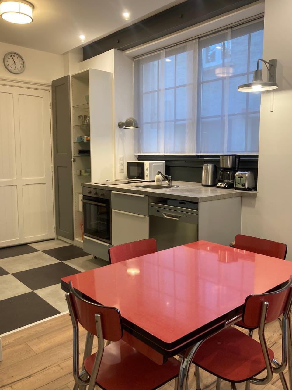 JAZZ - Appart original 5pers rdch arrière cour calme, patio Apartment in Mulhouse