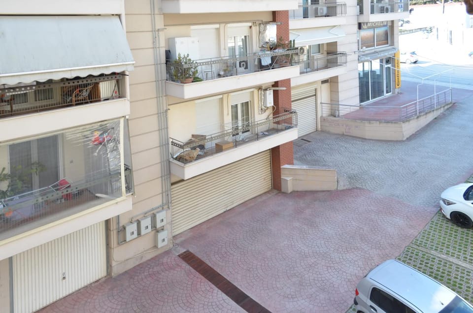 Property building, Neighbourhood, View (from property/room), Street view