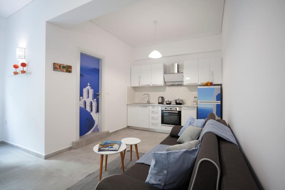 Kitchen or kitchenette, Seating area