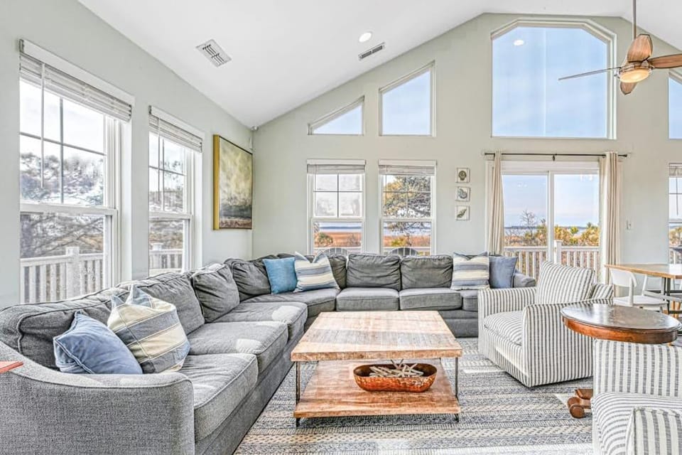 Water 360 House in Sandbridge