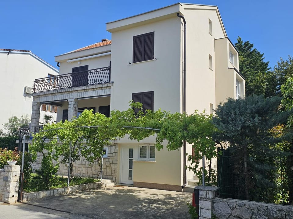 Vila Beleca Krk - Apartments Rest & Sea Apartment in Krk