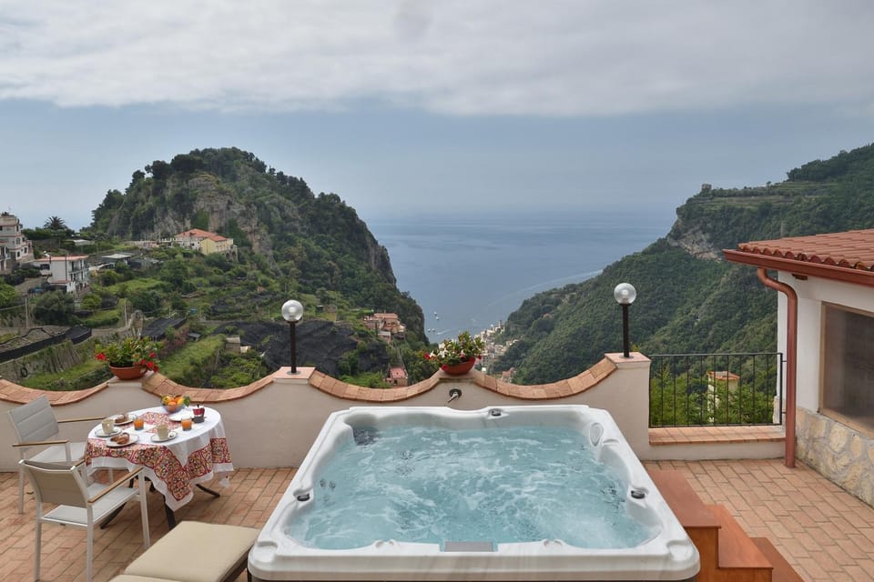 Solarium, Mountain view, Sea view