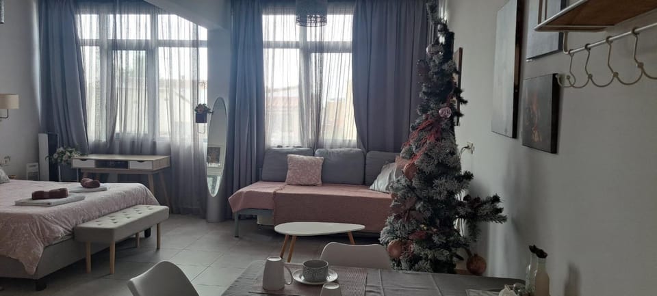 Bed, Living room