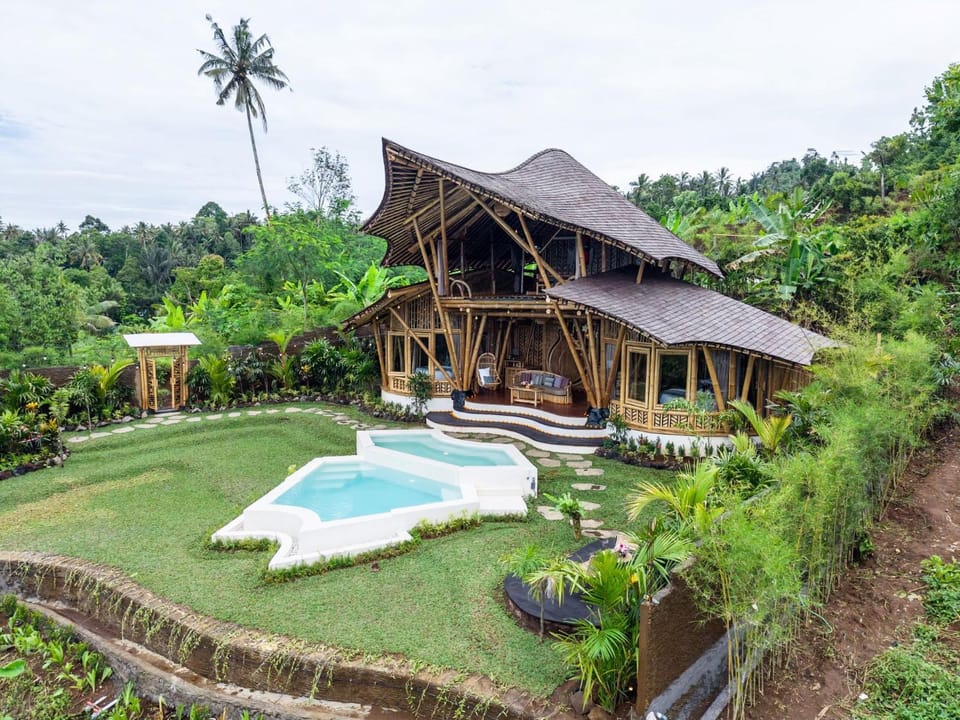 Magic Hills Bali - Magical Eco-Luxury Lodge Villa in Selat