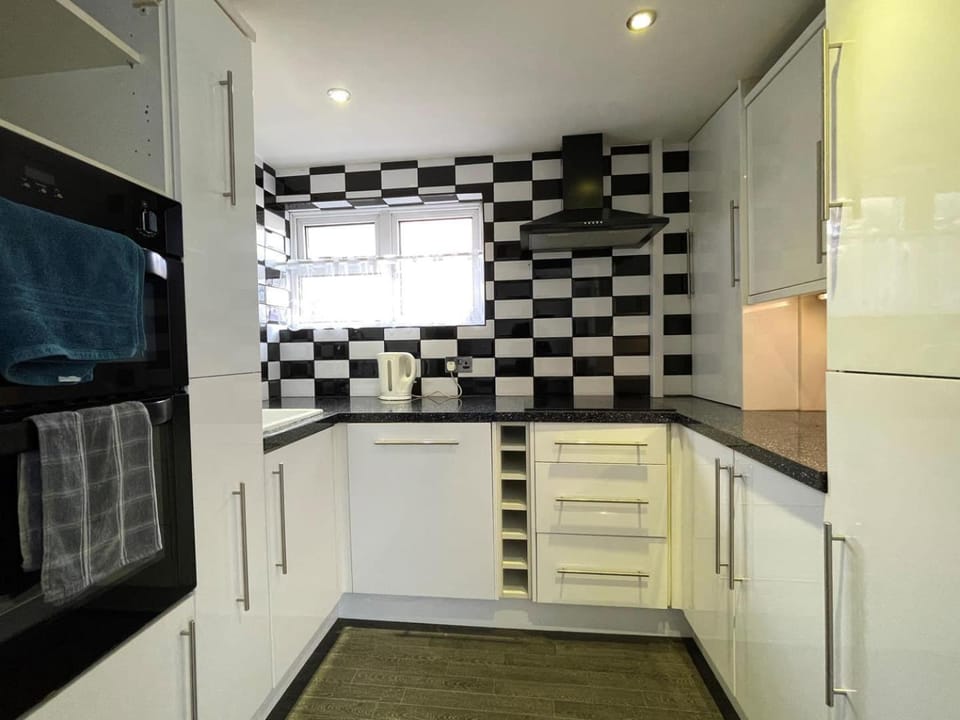 Quaint 2 Bed Village Retreat Apartment in Wealden District