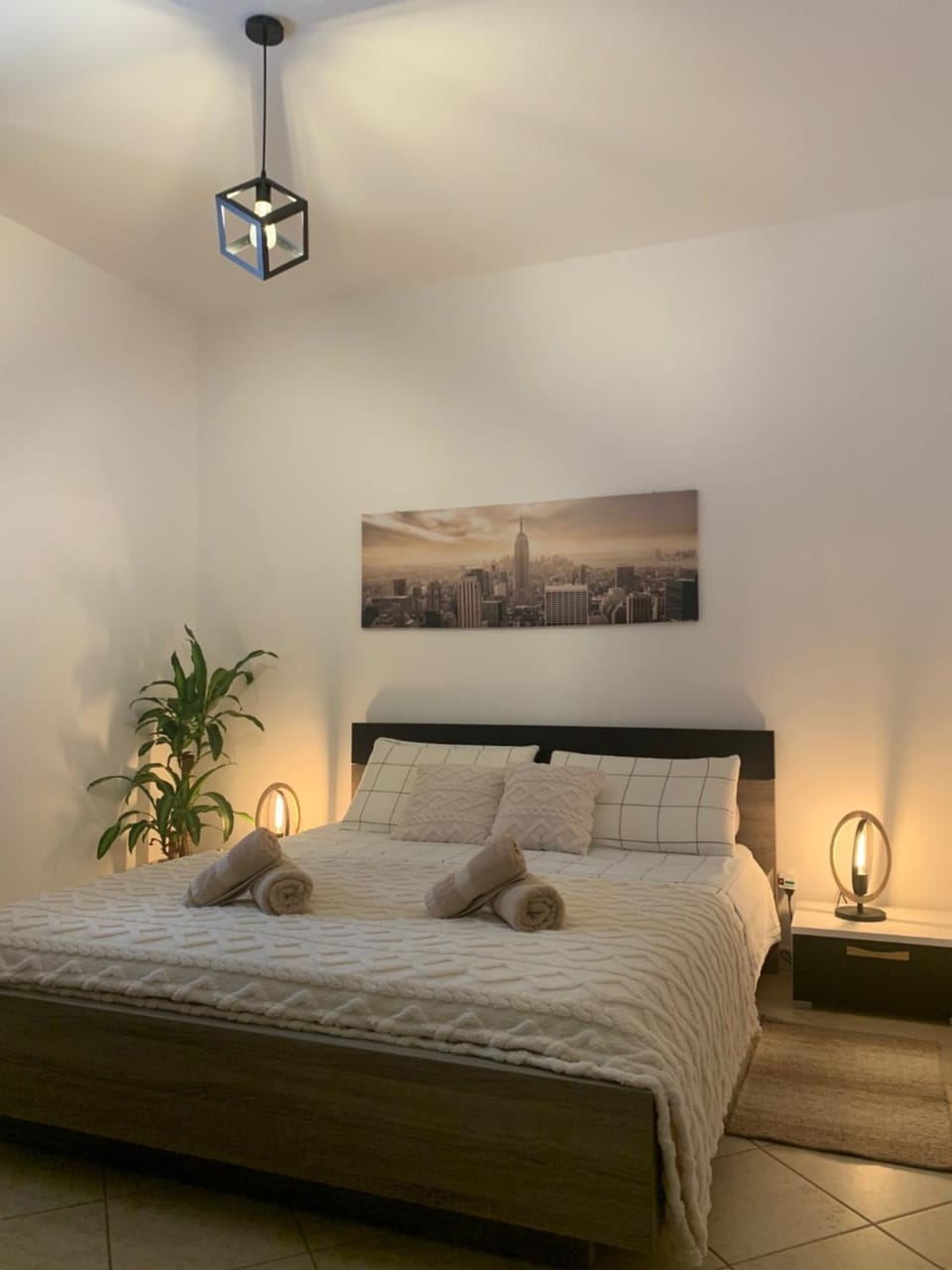 Bed, TV and multimedia, Bedroom, air conditioner