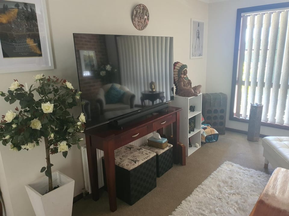 The Junction Estate COOL CALM COZY A Home N Host Property House in Wallerawang