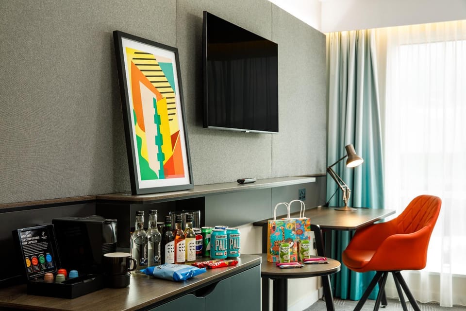 TV and multimedia, Coffee/tea facilities, Food and drinks, Drinks, Alcoholic drinks