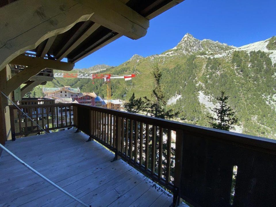 Balcony/Terrace, Mountain view