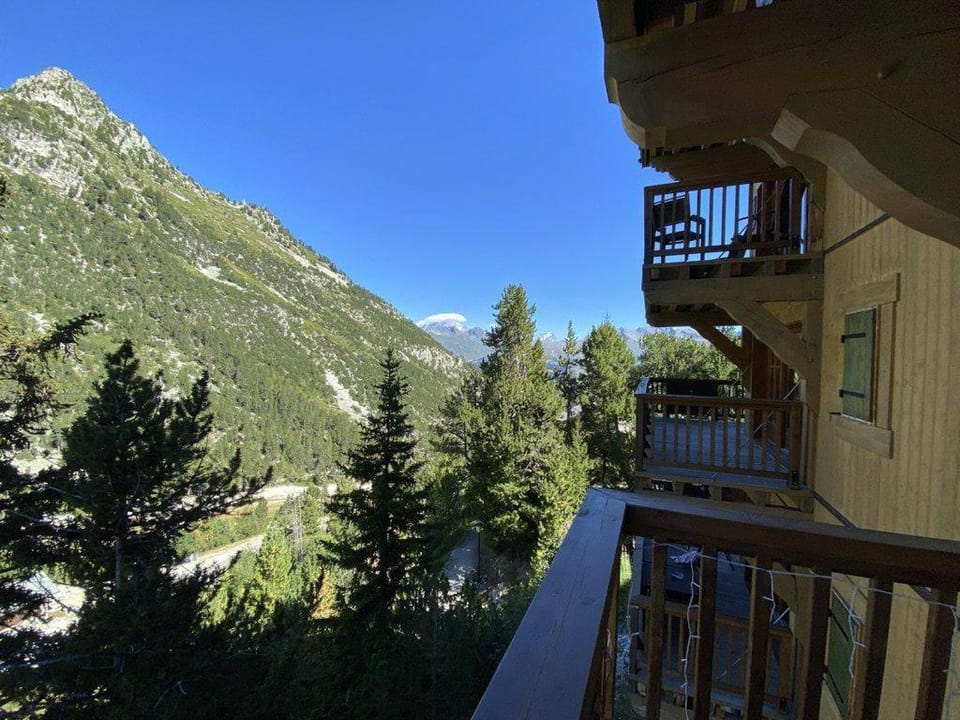 Balcony/Terrace, Mountain view