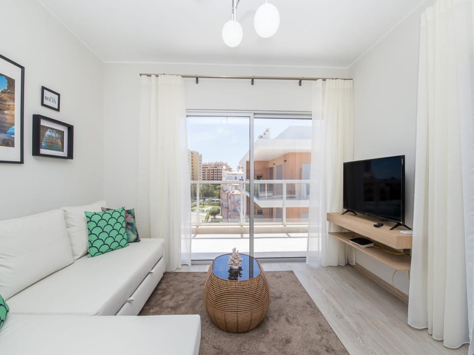 Communal lounge/ TV room, Living room, Seating area
