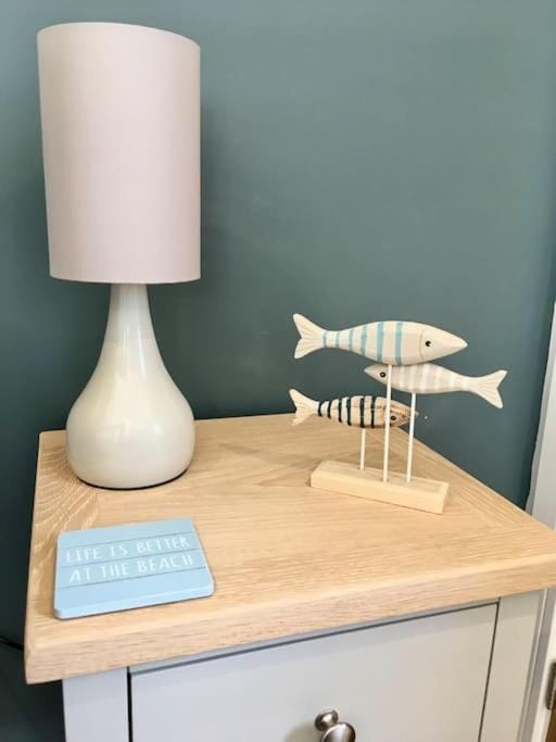 Stylish coastal retreat in St Ives with parking Apartment in England