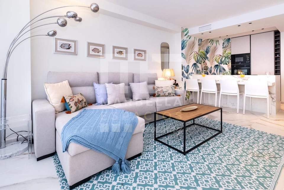 751, RENOVATED 2 Beedroom Apartment, Second line of the beach, Wifi, ParkingING Apartment in Marbella