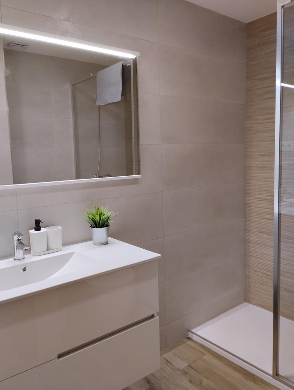 Shower, Bathroom