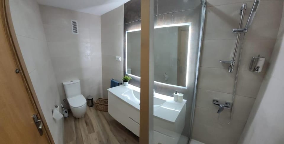 Shower, Bathroom, towels