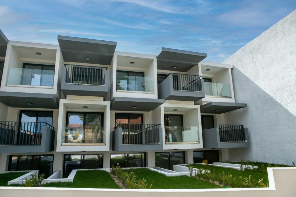Property building, Garden